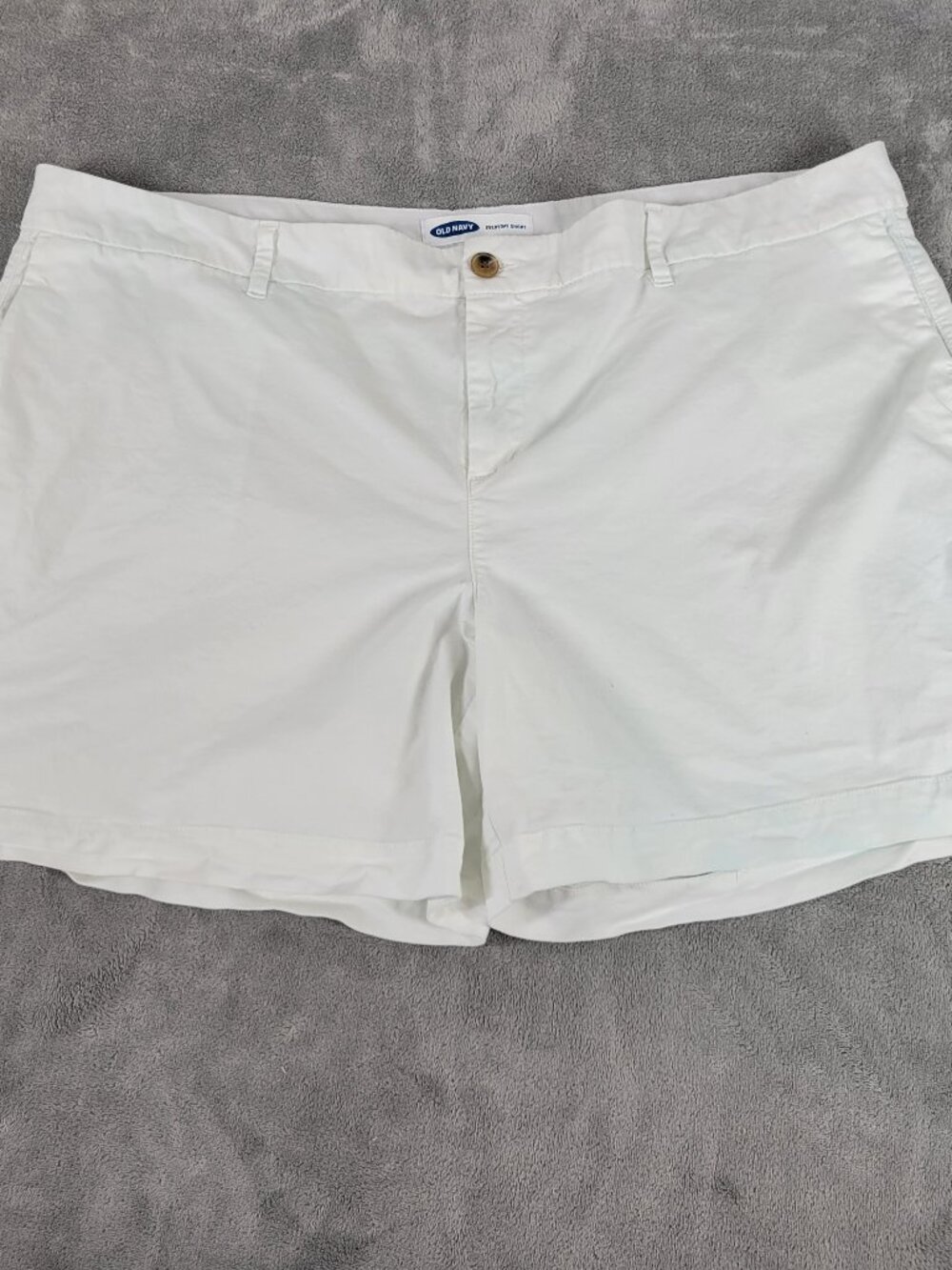 Old Navy Everyday Women 22 White Shorts Cotton Stretch 6.5 Inseam Pockets WHI30E